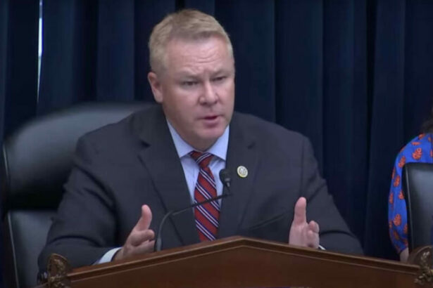 Anggota Kongres AS Warren Davidson Menyerukan untuk Melarang CBDC