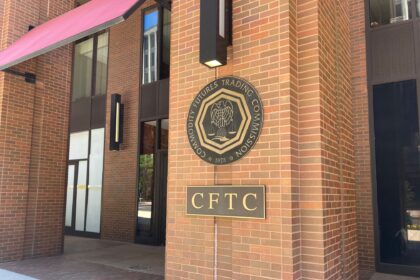 Menanggapi dugaan skema penipuan, CFTC kini mencari restitusi, ganti rugi, dan hukuman perdata. Badan tersebut juga menuntut larangan perdagangan dan pendaftaran secara permanen